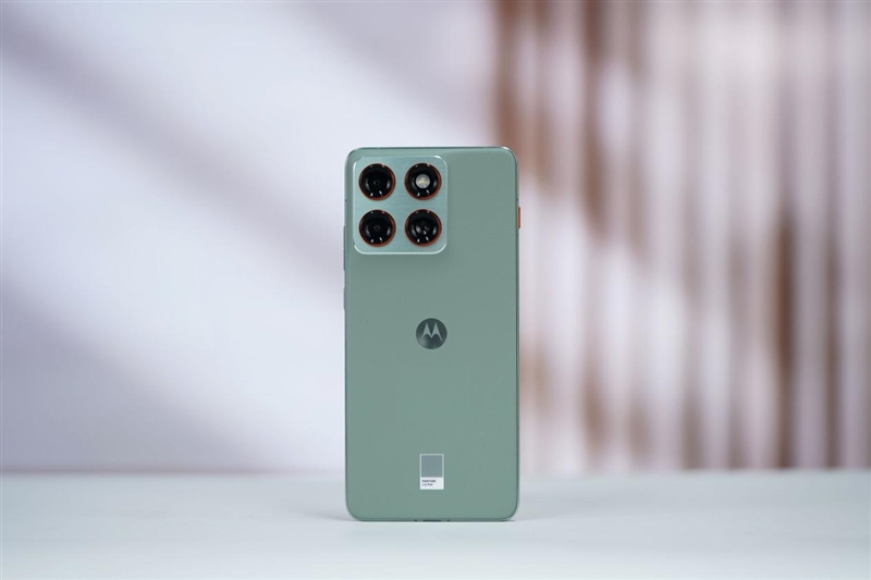 安卓Air首秀！ 聯想moto X70 Air 評測：159g的極致輕薄