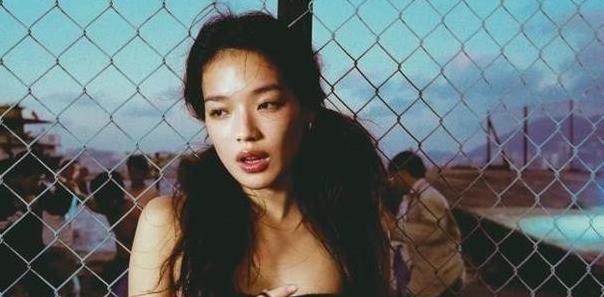 张震母亲离世，高圆圆悲痛现身，娱乐圈挚爱何处寻？