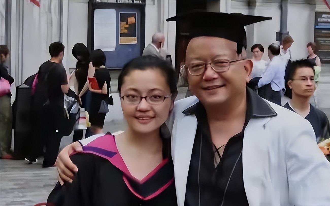 王刚的洋女婿：出身英国贵族 ，“嫁”到中国，混血儿子长得像王刚