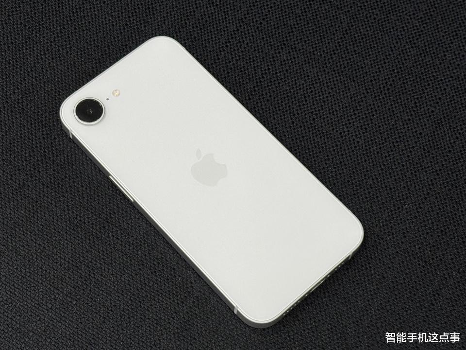 明年春季見！iPhone17e逆勢迭代，Air 2卻因賣不動被迫延期！