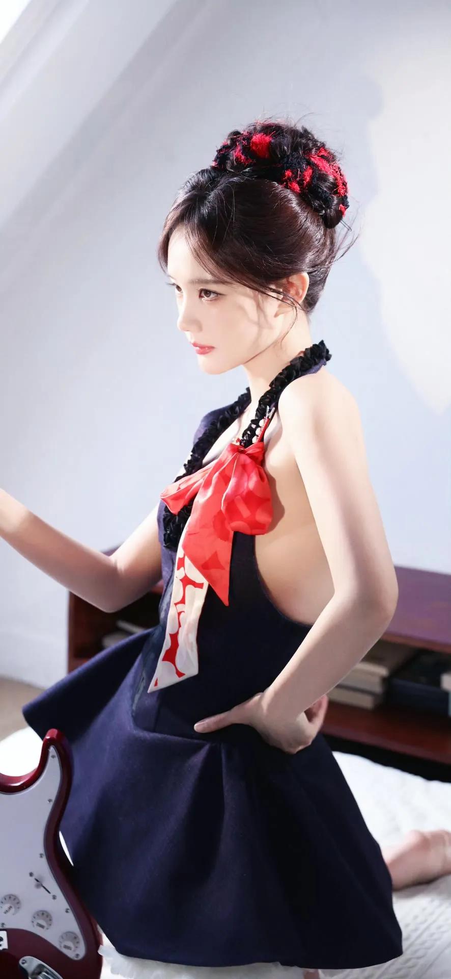 李一桐的“黄金三围”太绝！跳舞演戏样样惊艳，这才是真女神！