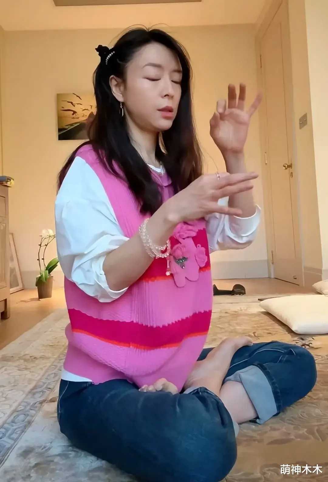 女星张静初还在宣传吃素,评论区都控不住了,网友让她别害人了