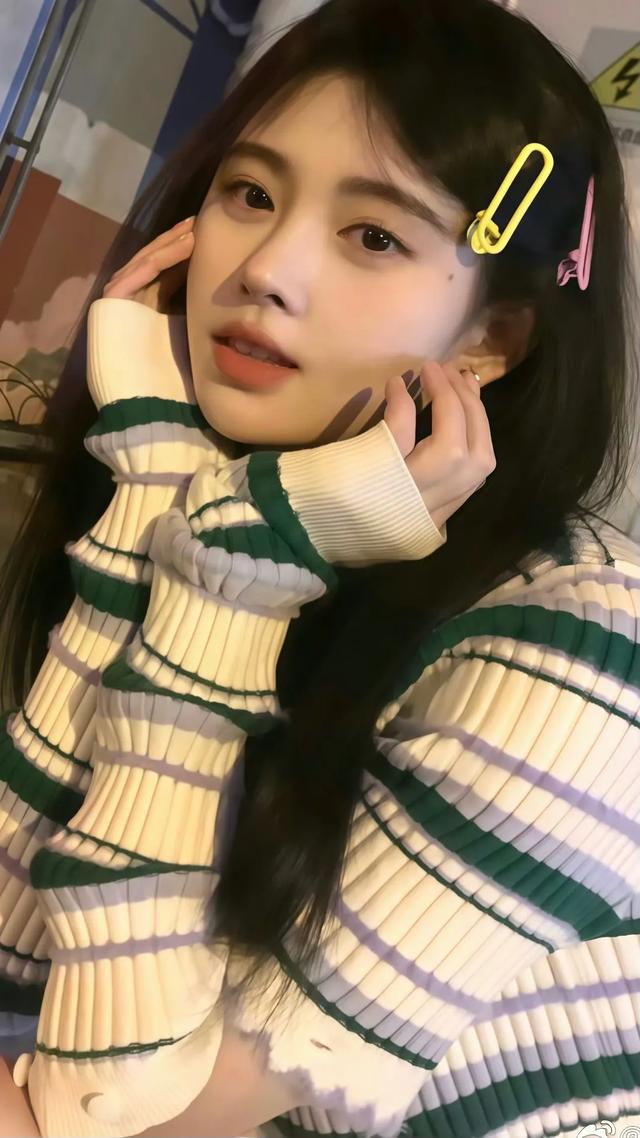 鞠婧祎，美艳动人，娇嫩欲滴