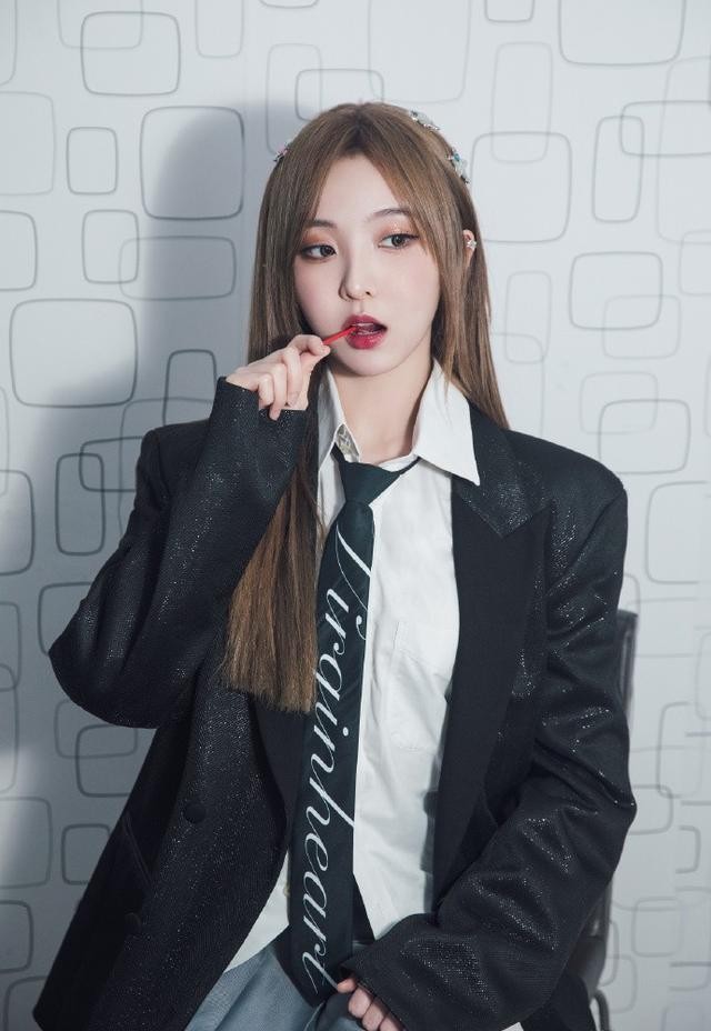 郑乃馨在泰国节目中,吐槽中国厕所脏,表示不理解为何上完不冲