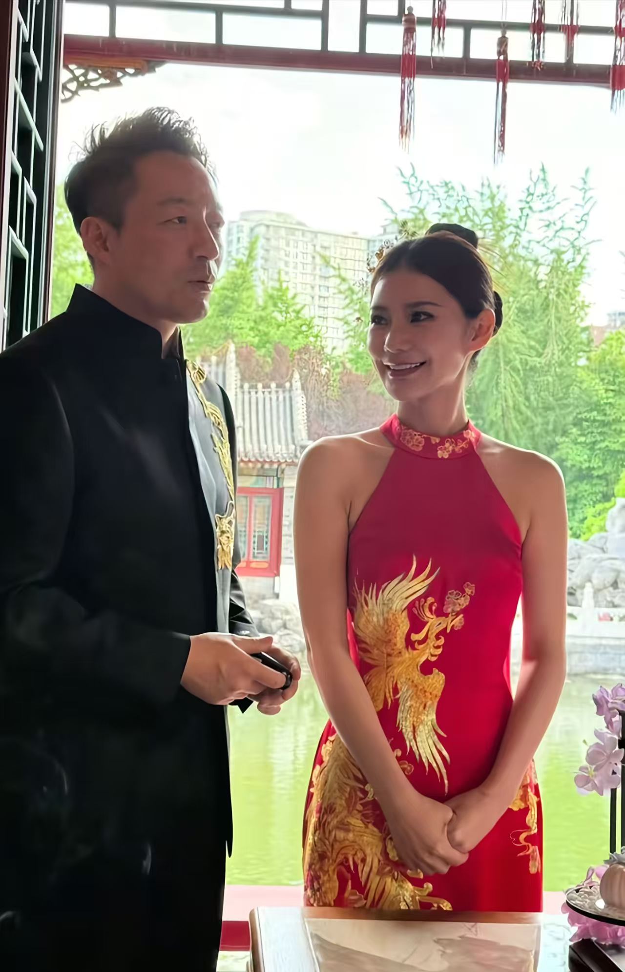 两套房+豪车陪嫁VS沉默豪门?汪小菲婚礼撕开\门当户对\真相