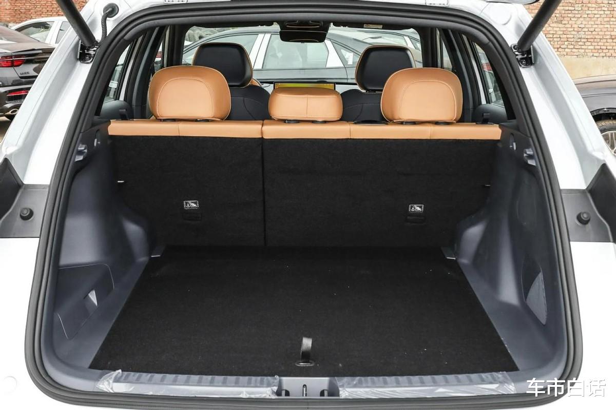 国产顶流的对决!星舰7 EM-i对上宋PLUS DM-i,谁的赢面更大?