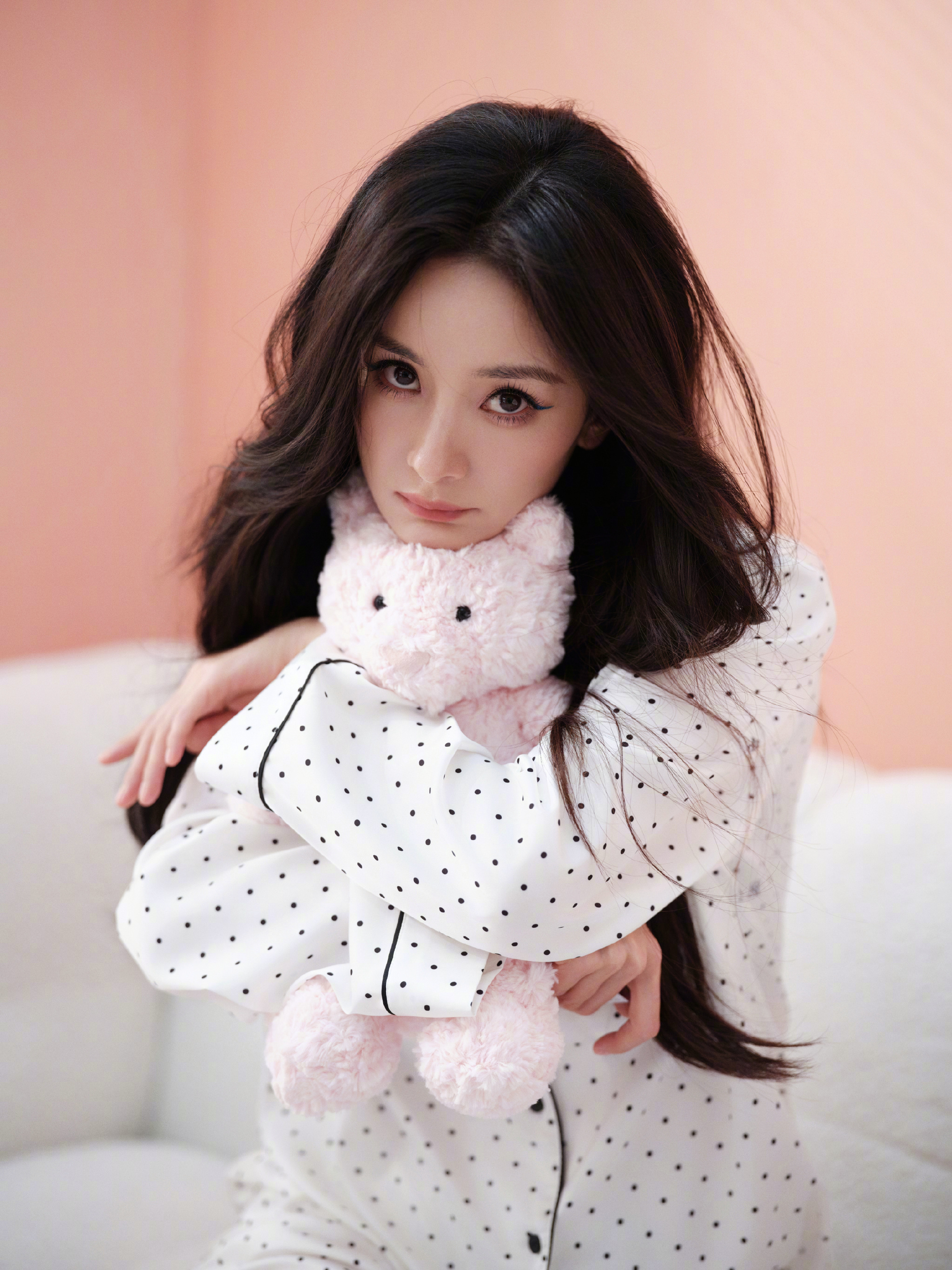 杨幂的美腿玉足,极品身材性感火辣