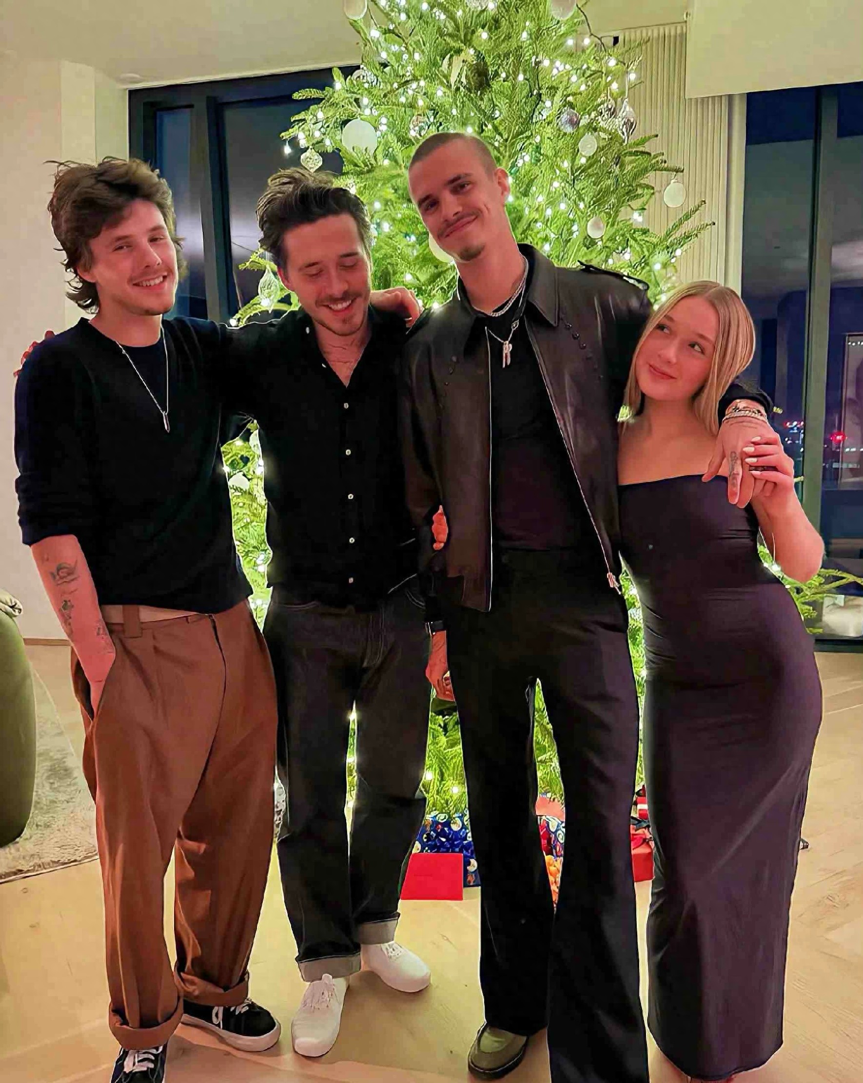 贝克汉姆女儿美到认不出！14岁身高1米75，超过了妈妈维多利亚