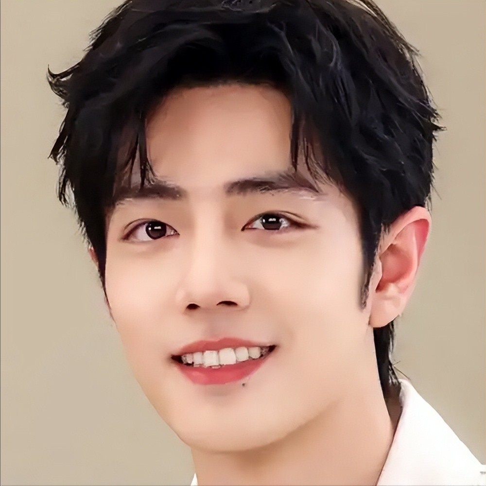 事实证明,34岁肖战已经走上了演员的另一条大道,杨紫一点没说错