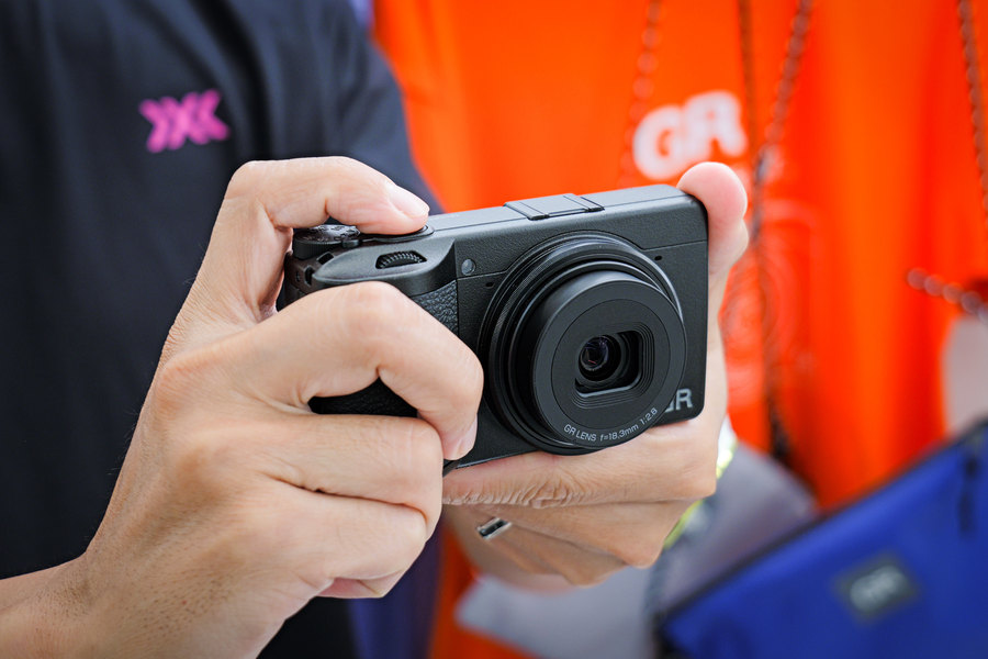 快拍王者!理光GR IV上手体验,当街拍利器变得更称手