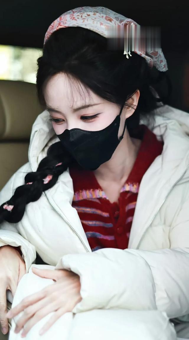 李一桐的独特魅力，为何能在娱乐圈脱颖而出？