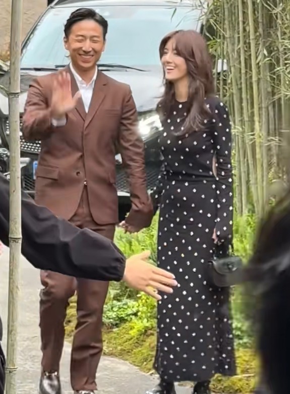 上海晚宴暴露咖位:章子怡侧身让位,李沁手插兜,C位独一无二!