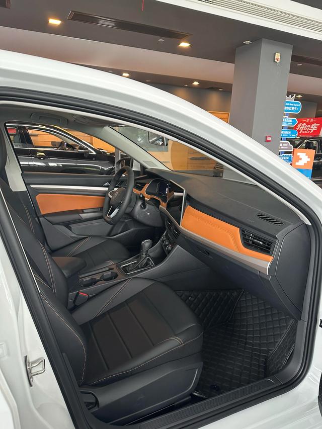 平民神车。性价比之王一宝来