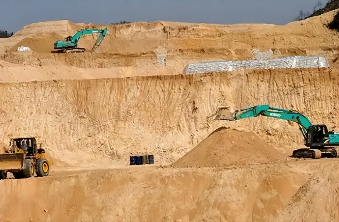 讓我們造不出芯片？荷蘭突然宣布，外媒：這是要逼死ASML