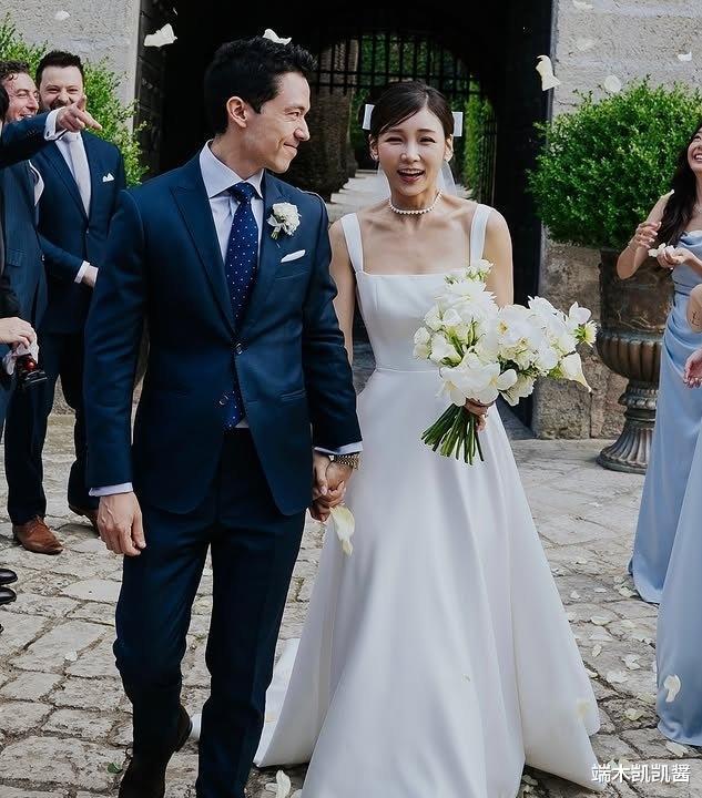 TVB前小花今日香港举行婚宴,老公自曝,想生一支足球队