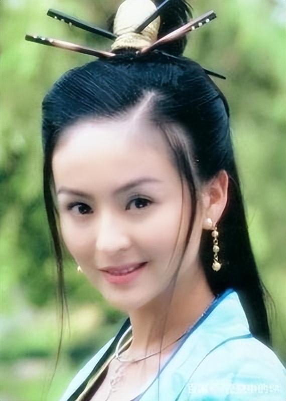 “最干净女演员”被富商苦追10年才嫁,如今和女儿被宠如宝