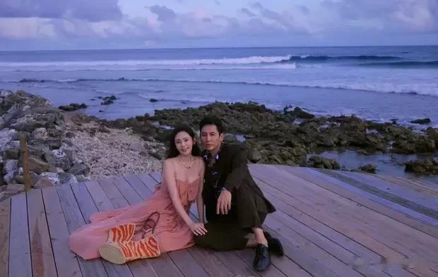 秋瓷炫与老公于晓光去马尔代夫看海！夫妻俩亲密合影好浪漫