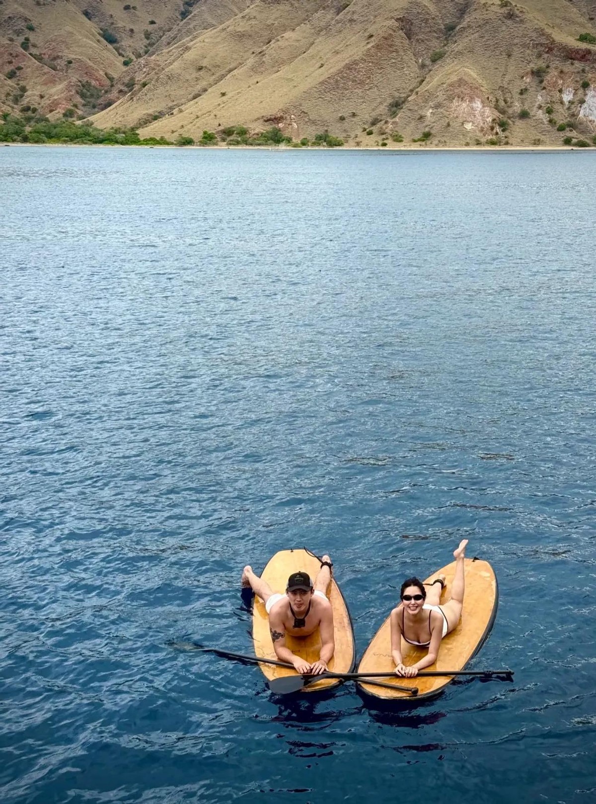 杨采钰官宣了,大方晒出老公正脸,产后她极速修身,夫妻互动甜蜜