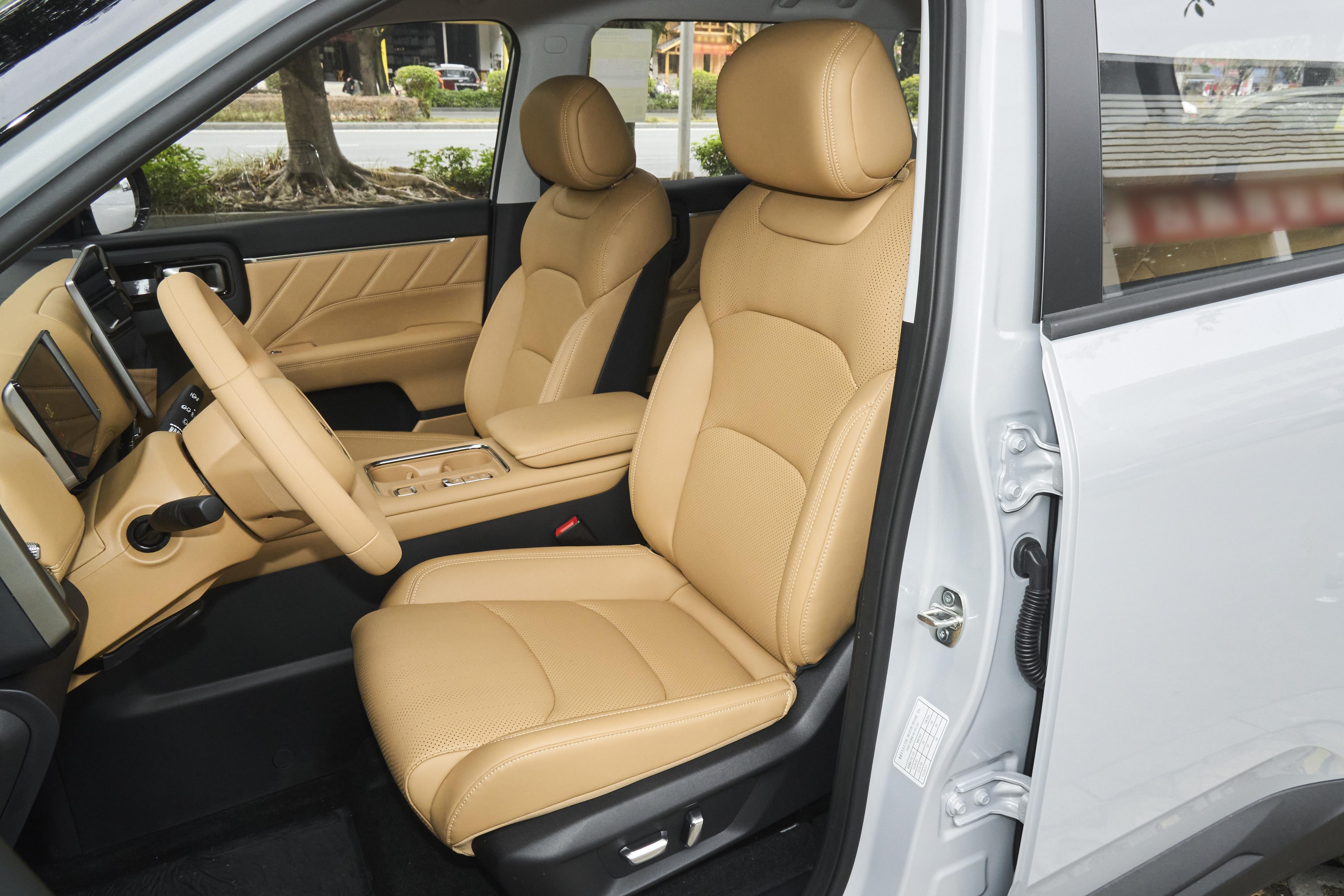 五菱星光560即将登场,权益价5.98万起,燃油/插混/纯电可选