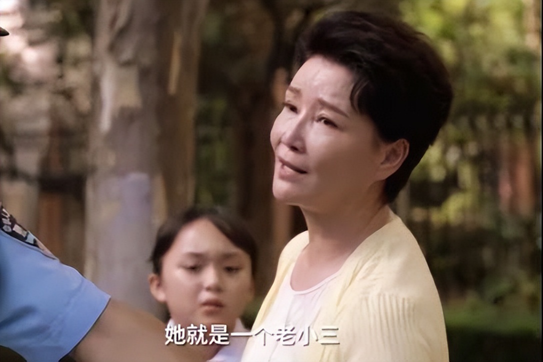 老戏骨朱茵:0绯闻,女儿3岁时离婚,女婿求婚时却要求住养老院