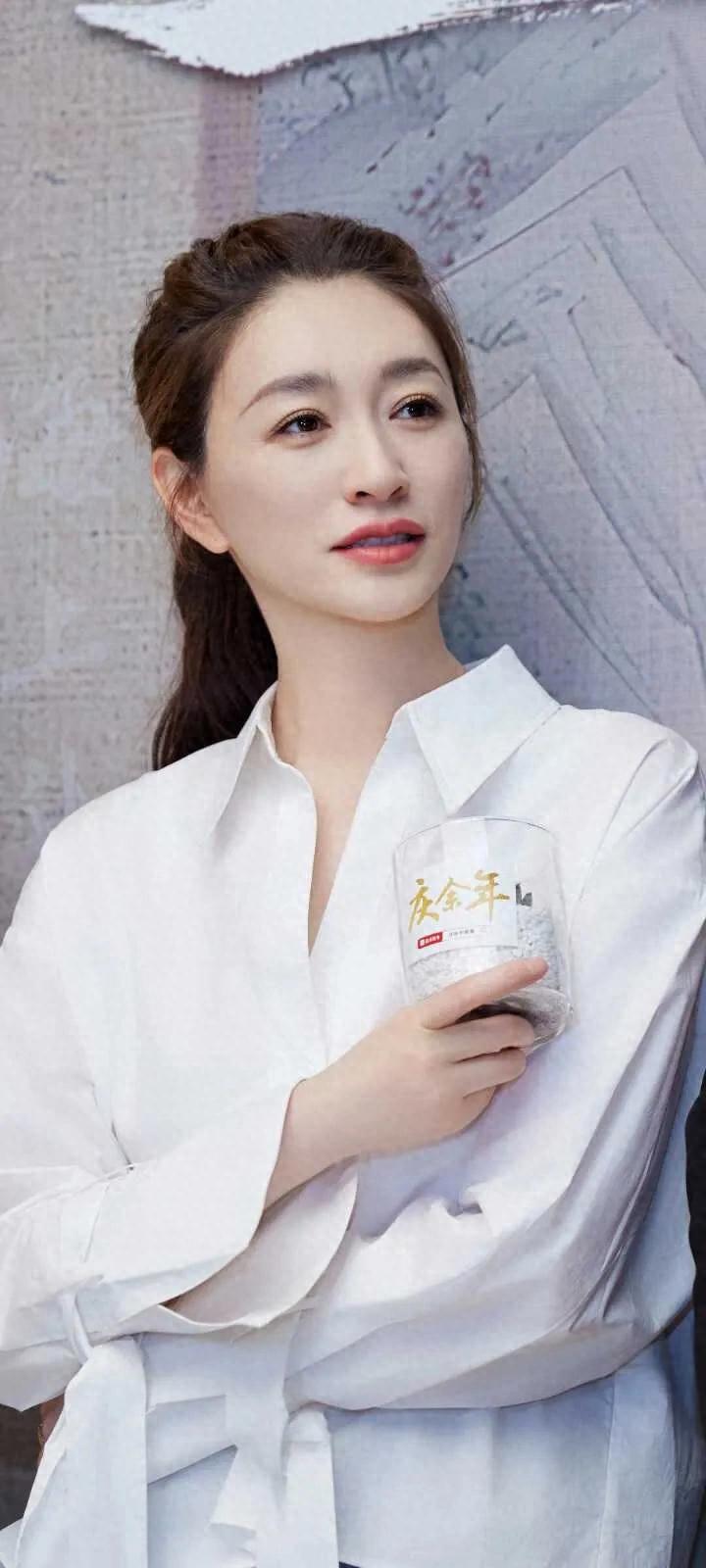 退群风波后霸气反击，李小冉：真实做自己，恶评不怕