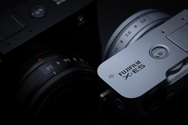 富士X-E5无反正式发布!X系列首次采用纯机械加工铝材制作顶罩
