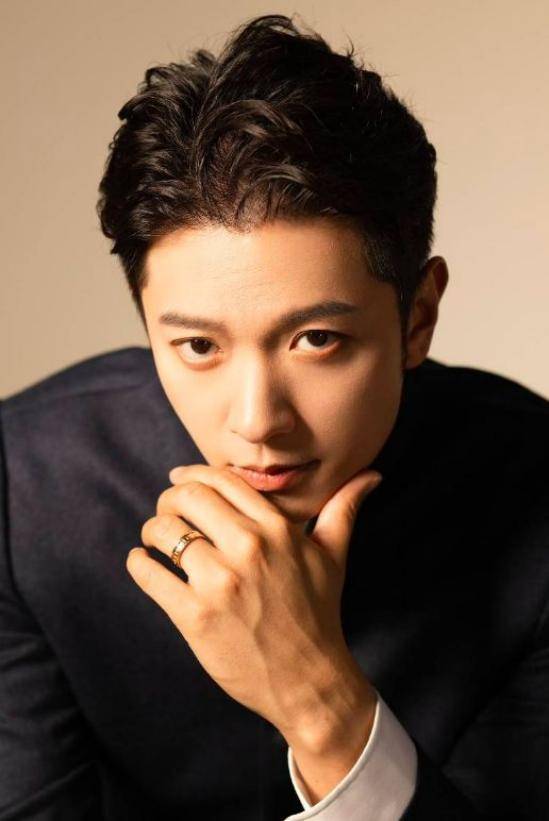 香港男星陪伴母亲抗癌引关注！