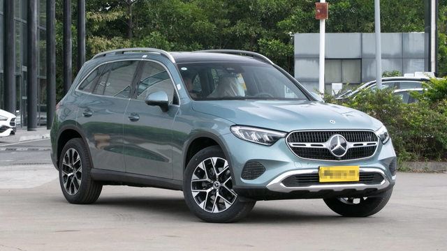 奔驰8款车5折冲量，网友：还是喜欢桀骜不驯的梅赛德斯