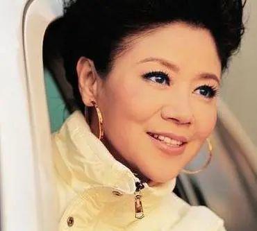 北京聚会：时髦的蔡国庆变老的董文华，都败给了豪门守寡的毛阿敏