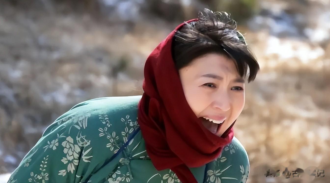 闫学晶道歉不到24小时，担心的一幕还是发生了，舆论反扑更加猛烈