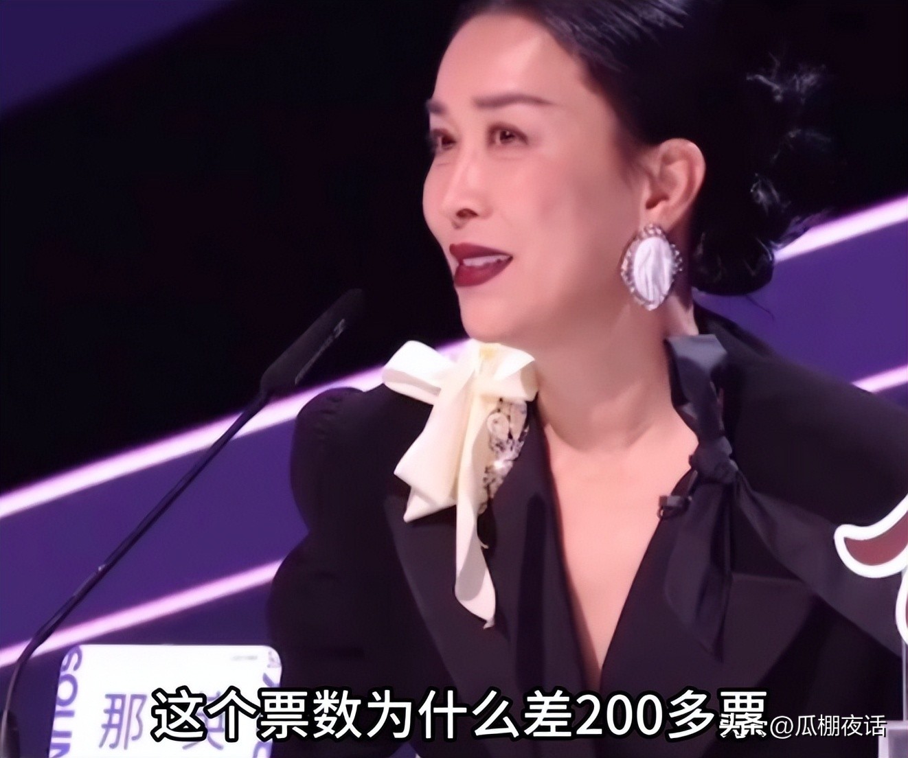 口无遮拦遭闭麦？一句话让何炅变成结巴，网友：不得不说姐太牛了