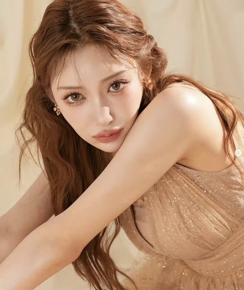 周鹤年“密会”明日花绮罗事件：娱乐圈的又一出“狗血大戏”