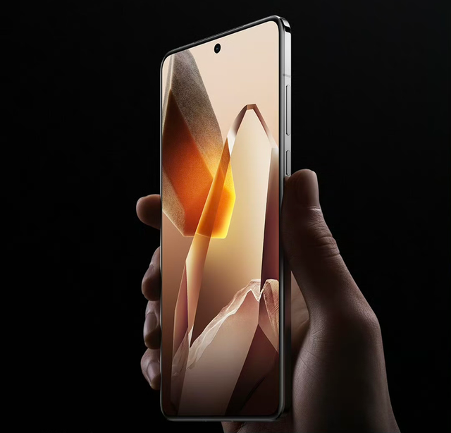 一加15曝光:骁龙8Elite2+1.5K直屏+自主影像,或10月发布