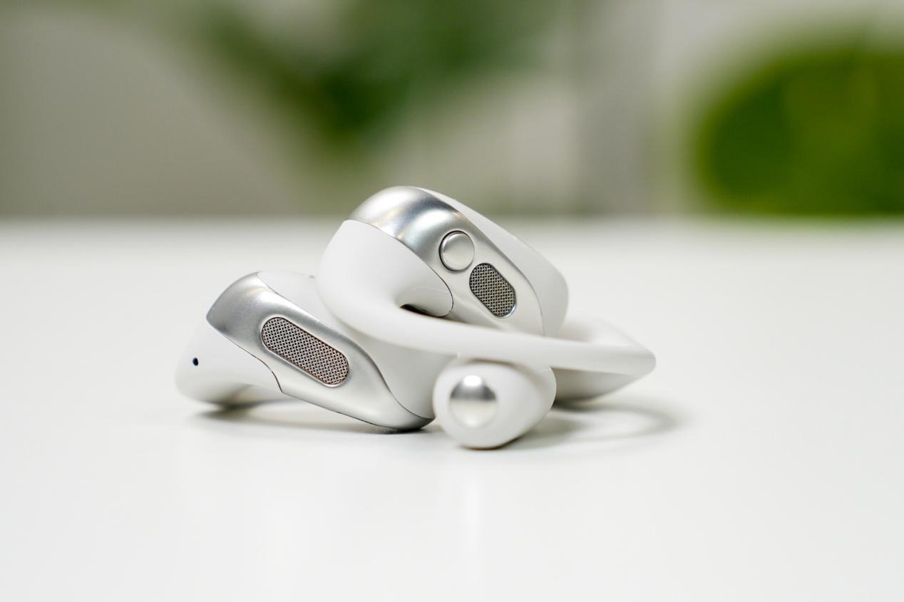 戴耳机总嫌 “硌得慌”?韶音 OpenFit 2+:超零度硅胶久戴也轻松