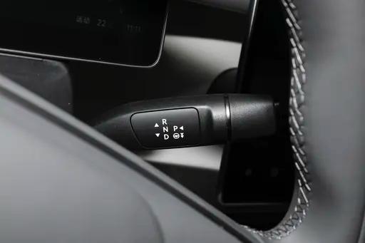 10万级小钢炮实锤！零跑Lafa5：后驱+6.4秒破百，配置香到离谱