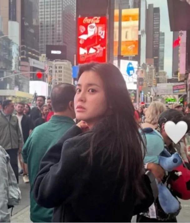 TVB小花赴纽约开学半月，称当地比想象安全，借逛唐人街排解乡愁