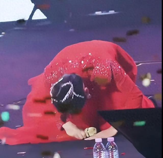 与刀郎关系真相大白后，云朵近况再被曝光，她的“野心”不止于此