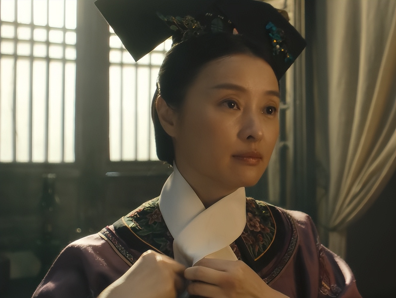 首播热度破4000,狂追八集不过瘾,网友:终于又可以熬夜追剧