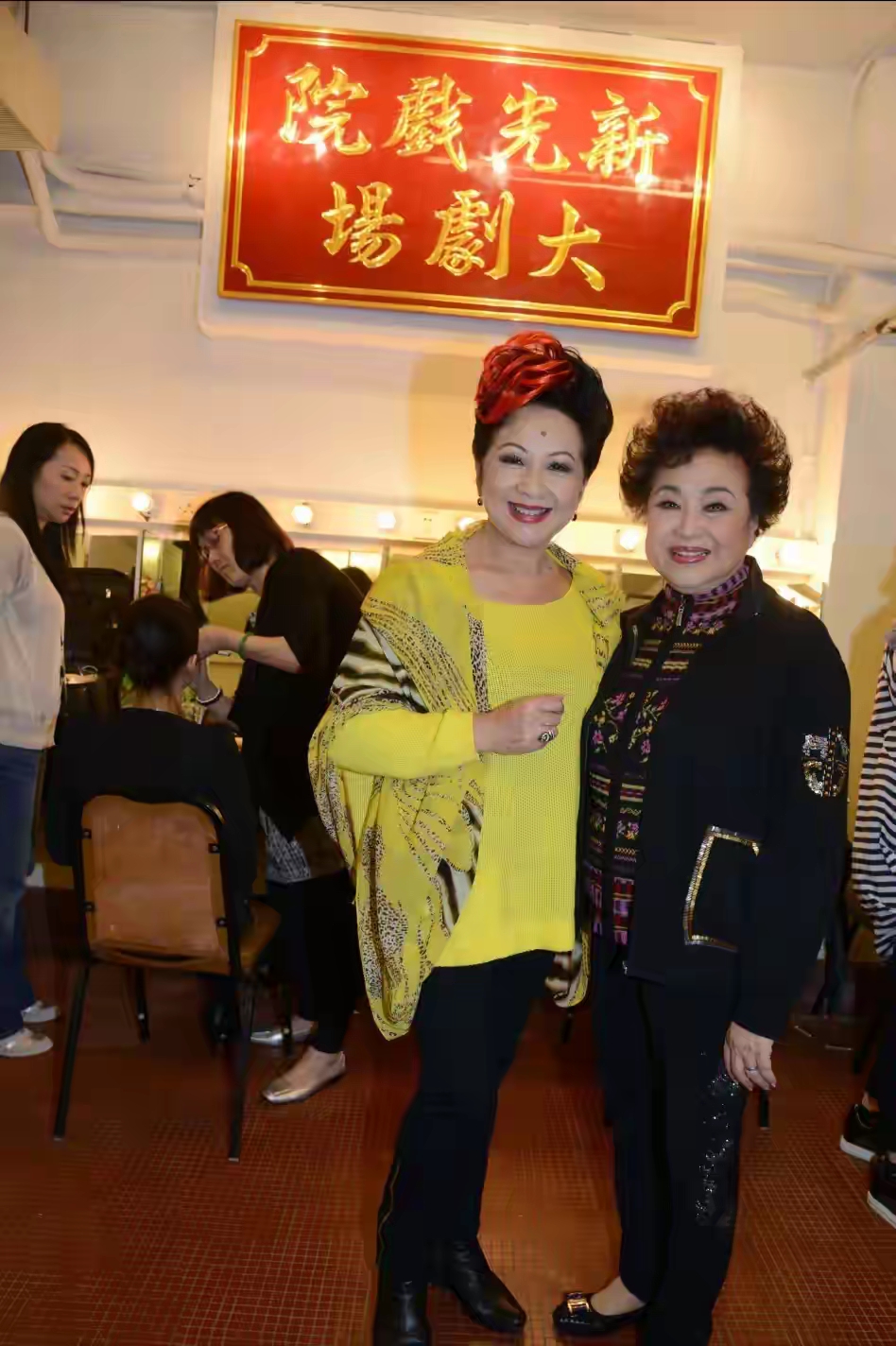 94岁TVB老戏骨与友人叙旧精神佳，曾家中晕倒手术，心态乐观