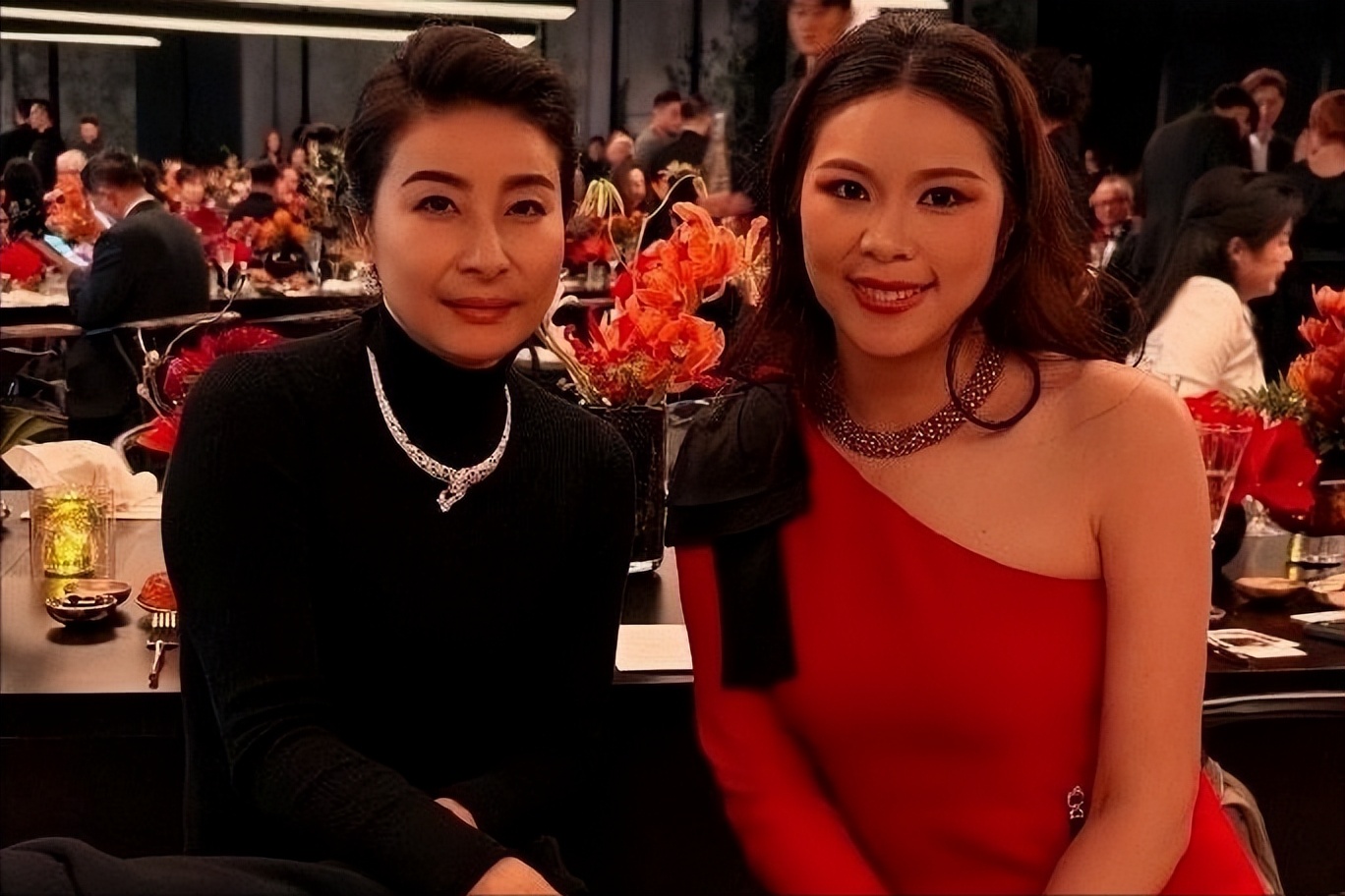 看完卡地亚这一夜，珠圆玉润的郭晶晶，却秒杀了内娱的“排骨精”