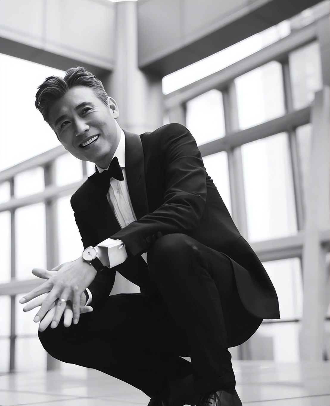 官方发文，高调官宣51岁李乃文喜讯，让辛柏青和整个娱乐圈沉默了