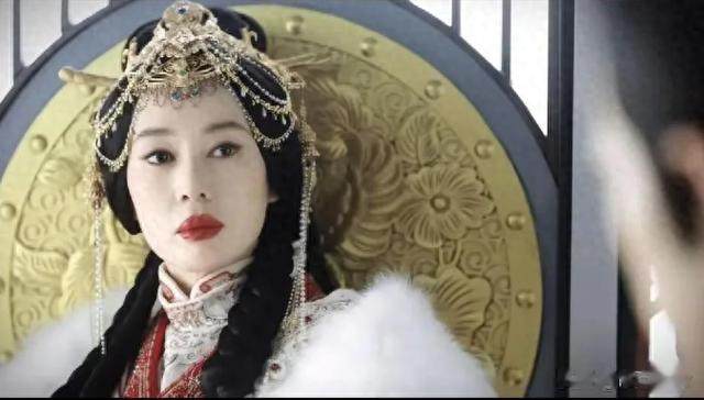 央视《藏海传》:顶着香肠嘴却要演“女王”,谁的审美出了问题?