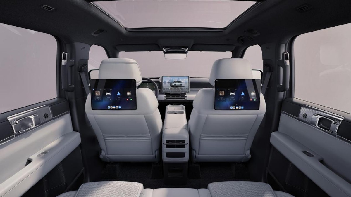 “路虎”面子加“理想”里子,方程豹钛7上市