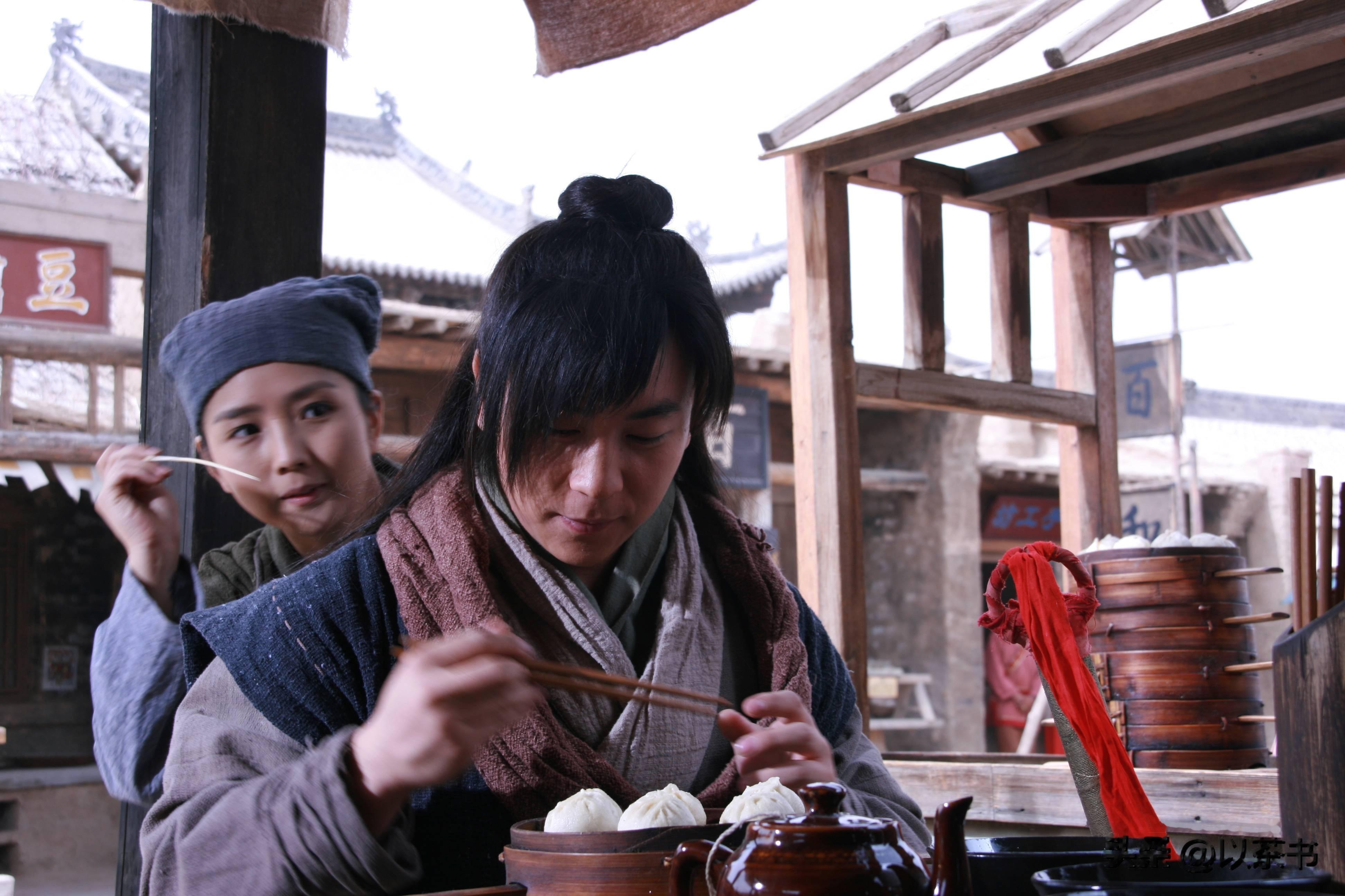 分手14年,释小龙何洁境遇天差地别,一个身家过亿,一个养不起娃