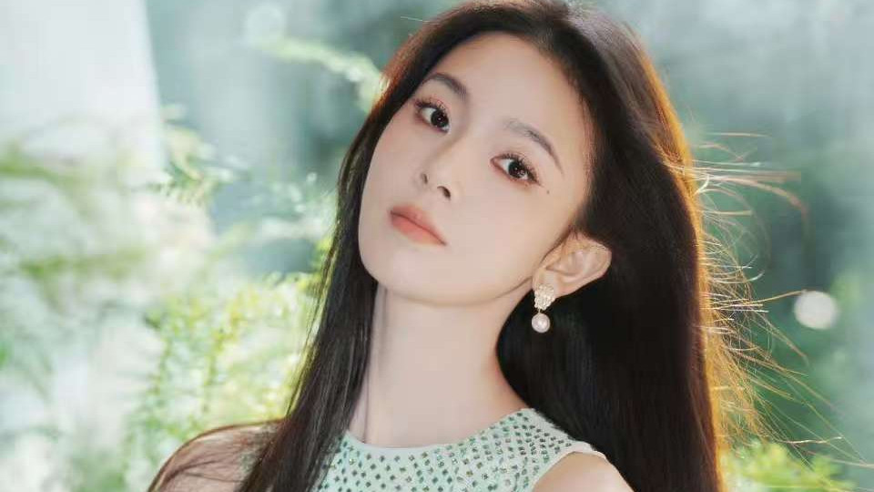 【花漾少女，让浪漫在镜头里悄然绽放】——陈瑶