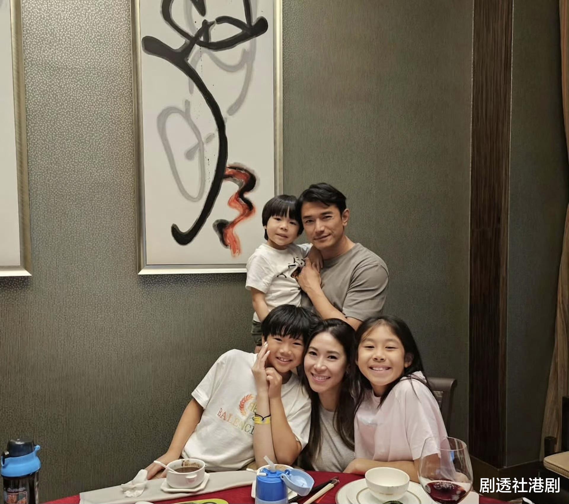 TVB前帅气男星称不后悔离巢！撕“渣男”标签，加盟男团跳网红舞