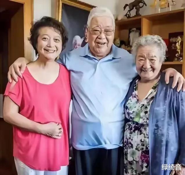 于洋追悼会落幕,家庭纷争浮现