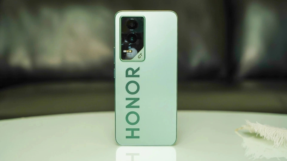 荣耀“用力过猛”,16GB+1TB突降至2302元,国补这次立大功