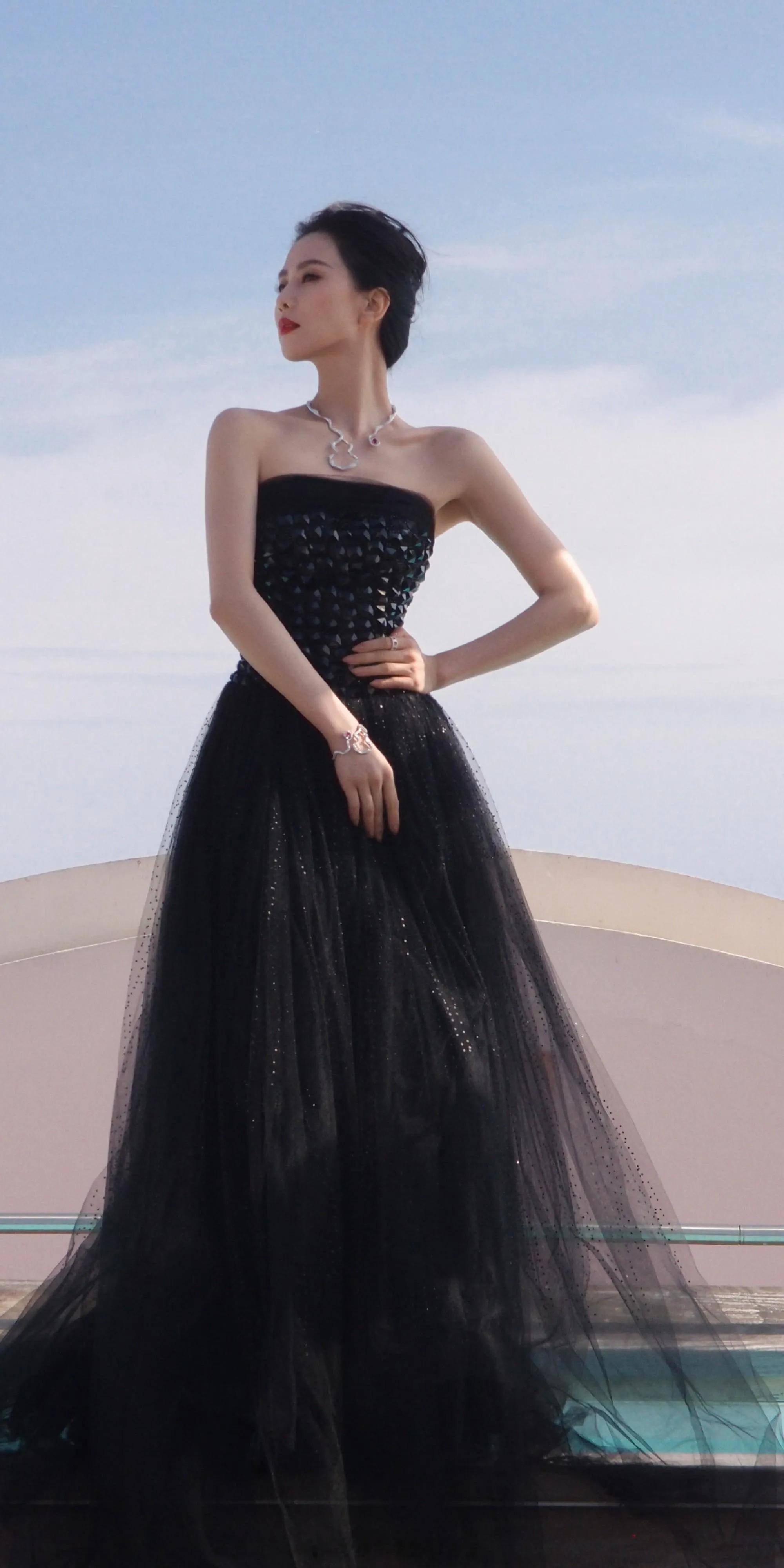 刘诗诗完美天鹅颈,真是娱乐圈的一大传奇体态教科书!