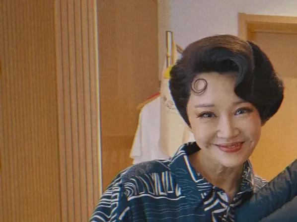 张凯丽晒与张翰许晴合照，花儿与少年重聚，许晴肉眼可见的老了